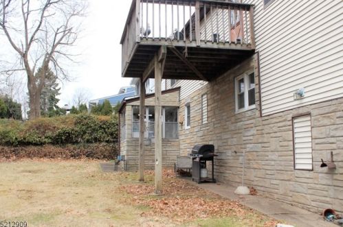 148 Columbus Ave, Hasbrouck Heights NJ 07604-1621 exterior