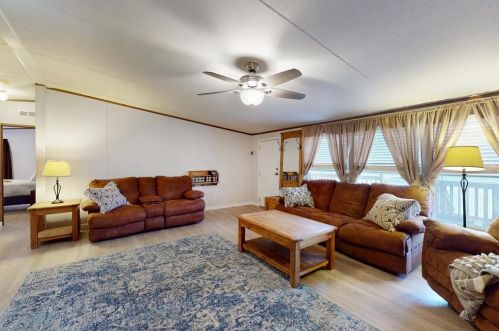 21 Roy Webb Rd, Huntsville TX 77320-1670 exterior