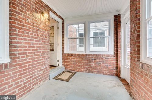 6002 Kings Hwy, Alexandria VA 22303-2219 exterior