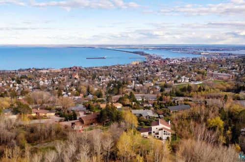 1133 Denney Dr, Duluth MN 55805-1518 exterior