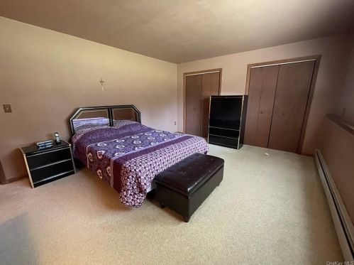 22 Macintosh Dr, Middletown NY 10941-1048 exterior