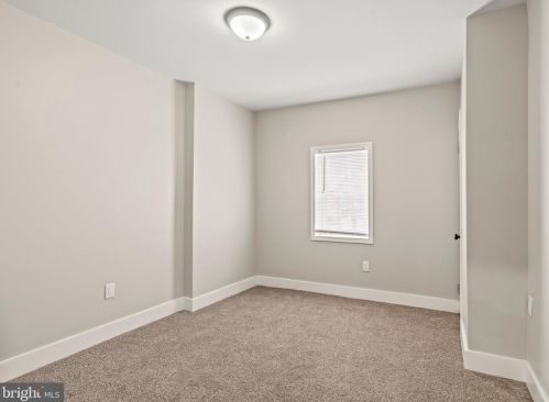 4039 6 St, Philadelphia PA 19140-2502 exterior