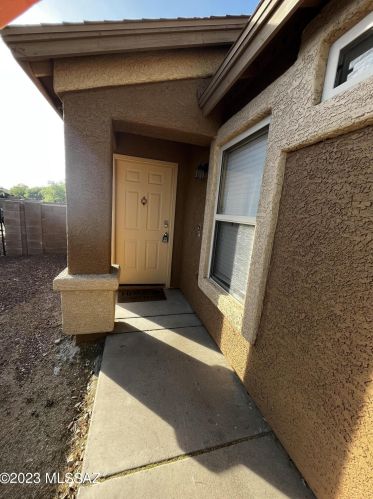 7663 Meadow Spring Way, Tucson, AZ 85747-5656