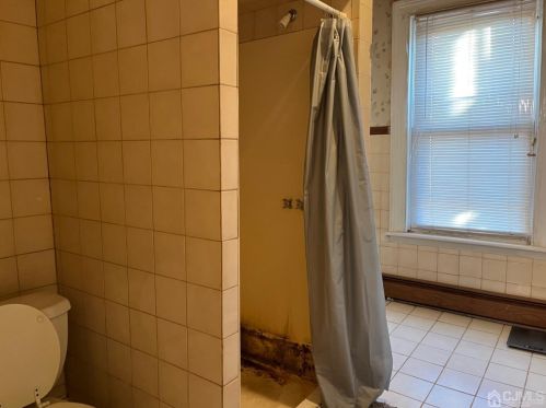 108 Hamilton St, New Brunswick NJ 08901-1218 exterior