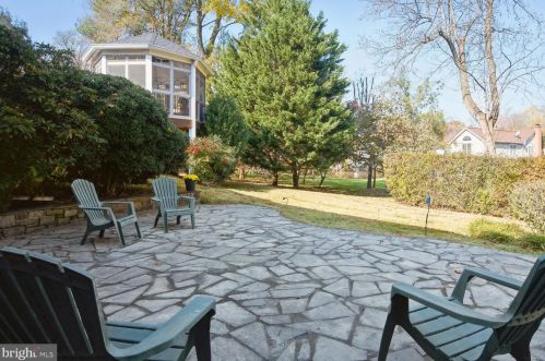 9101 Cherbourg Dr, Rockville MD 20854-3107 exterior