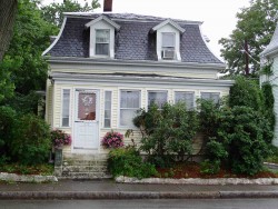 143 Bridge St, Newton, MA 02458-1105