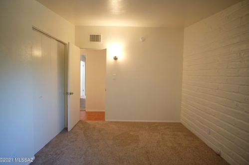 41 Montego Dr, Tucson AZ  85710-1312 exterior