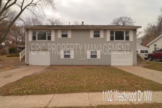 1102 Westwood Dr, Cedar Rapids IA  52405-2122 exterior