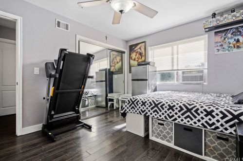 8828 Dunbar St, Bellflower CA 90706-4311 exterior