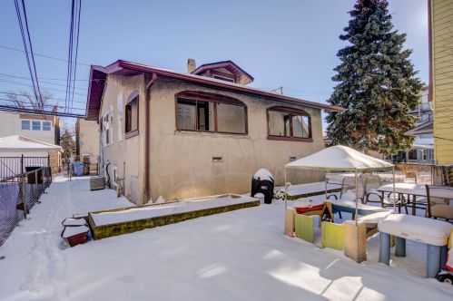 3817 Bernard St, Chicago IL 60618-3230 exterior