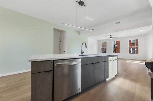 2867 Indiana Ave, Saint Louis MO 63118-2506 exterior