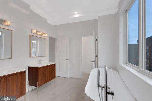 1840 Leithgow St, Philadelphia PA 19123-1430 exterior