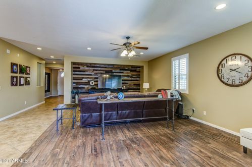 3765 Aracely Dr, Phoenix AZ 85087-5998 exterior