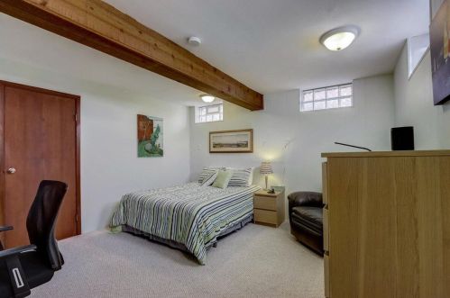 6621 Wisconsin Ave, Milwaukee WI 53213-3914 exterior