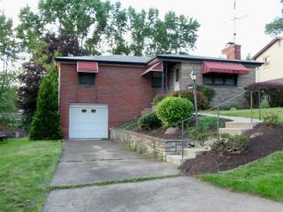1124 Meadowlark Dr, Pittsburgh, PA 15243-1214