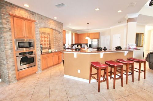 1076 Bloomsbury Run, Lake Mary FL  32746-1974 exterior