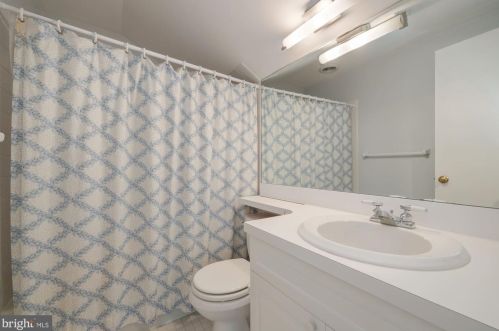 3928 Livingston St, Washington DC 20015-2921 exterior