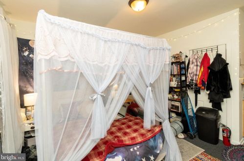 4927 Hazel Ave, Philadelphia PA 19143-2004 exterior