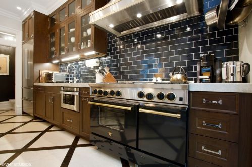 2471 Geneva Ter, Chicago IL 60614-5914 exterior