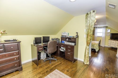 142 Bedford Ave, Iselin NJ 08830-2455 exterior