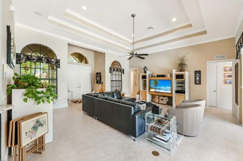 7516 Treeline Dr, Naples, FL 34119-9767