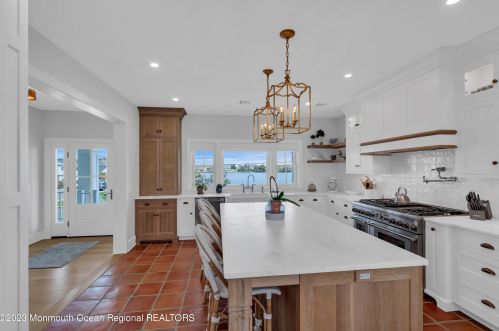 400 Newark Ave, Point Pleasant Beach NJ 08742-4141 exterior