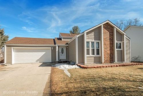 1475 91st St, Des Moines, IA 50325-6217