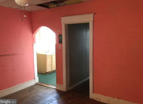 1304 Main St, Darby PA 19023-2619 exterior