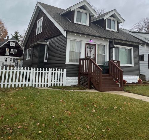 2655 44th St, Milwaukee, WI 53210-2401