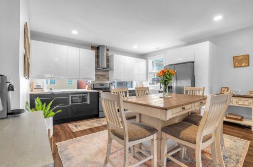 5225 Lotus Way, Pittsburgh PA  15201-2441 exterior