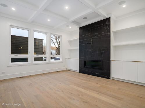 2129 Maplewood Ave, Chicago IL  60647-4148 exterior