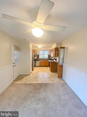 6918 Lodestone Ct, Alexandria VA  22306-1216 exterior