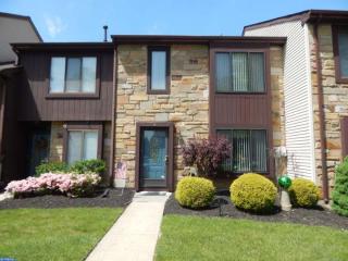 9 Topaz Ln, Trenton NJ  08690-3614 exterior