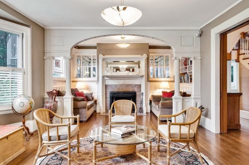 25 Hunnewell Ave, Newton MA 02458-2216 exterior