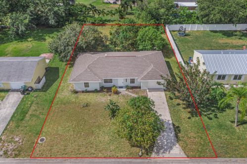 255 Bridgeport Dr, Fort Pierce FL  34953-7112 exterior