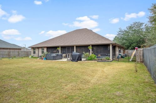 9088 Tara Cir, Milton FL 32583-8147 exterior