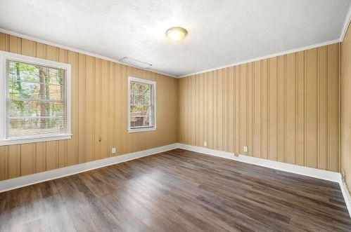 5820 Greenbrier Rd, Atlanta GA 30328-5215 exterior