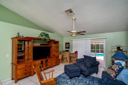 1326 Janette Ave, Fort Pierce FL 34953-1220 exterior