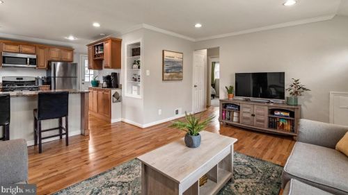 13008 Evanston St, Rockville MD 20853-3027 exterior