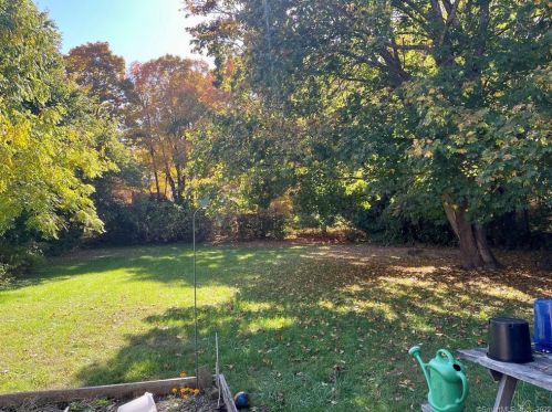 519 Hartford Pike, Killingly CT 06241-1504 exterior