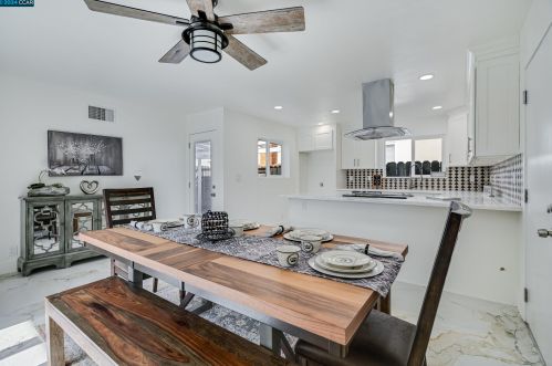 3571 Cardinal Dr, Concord CA 94520-1501 exterior