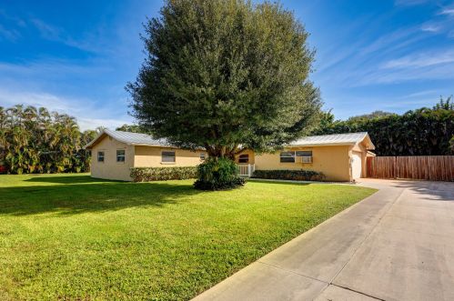 2812 10th St, Fort Pierce FL  34982-4306 exterior