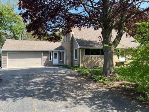 4904 31st St, Milwaukee, WI 53209-0054