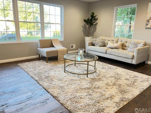 54 Howard Ave, Edison NJ  08837-3432 exterior