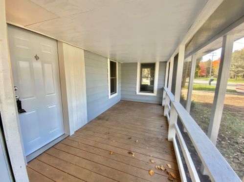 1215 Kenwood Ave, Belding, MI 48809-1438