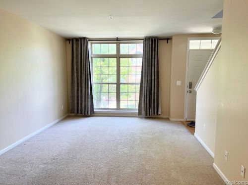 39429 Springwater Dr, Northville, MI 48168-3962