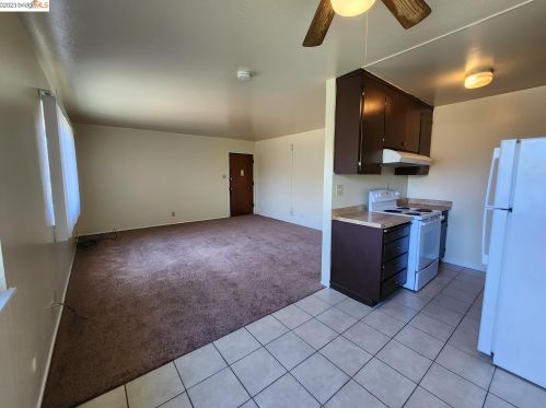 1611 63 St, Berkeley CA 94703-2607 exterior