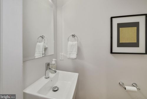 4401 Burlington Pl, Washington DC  20016-4421 exterior