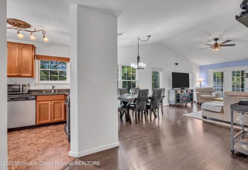 80 Poplar Pl, East Freehold NJ 07728-4173 exterior