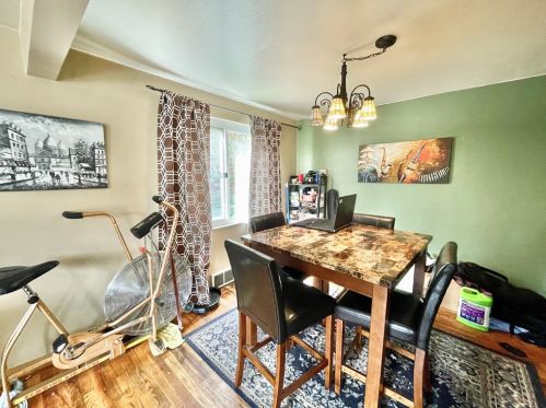 664 Crystal Dr, Pittsburgh PA 15228-2567 exterior